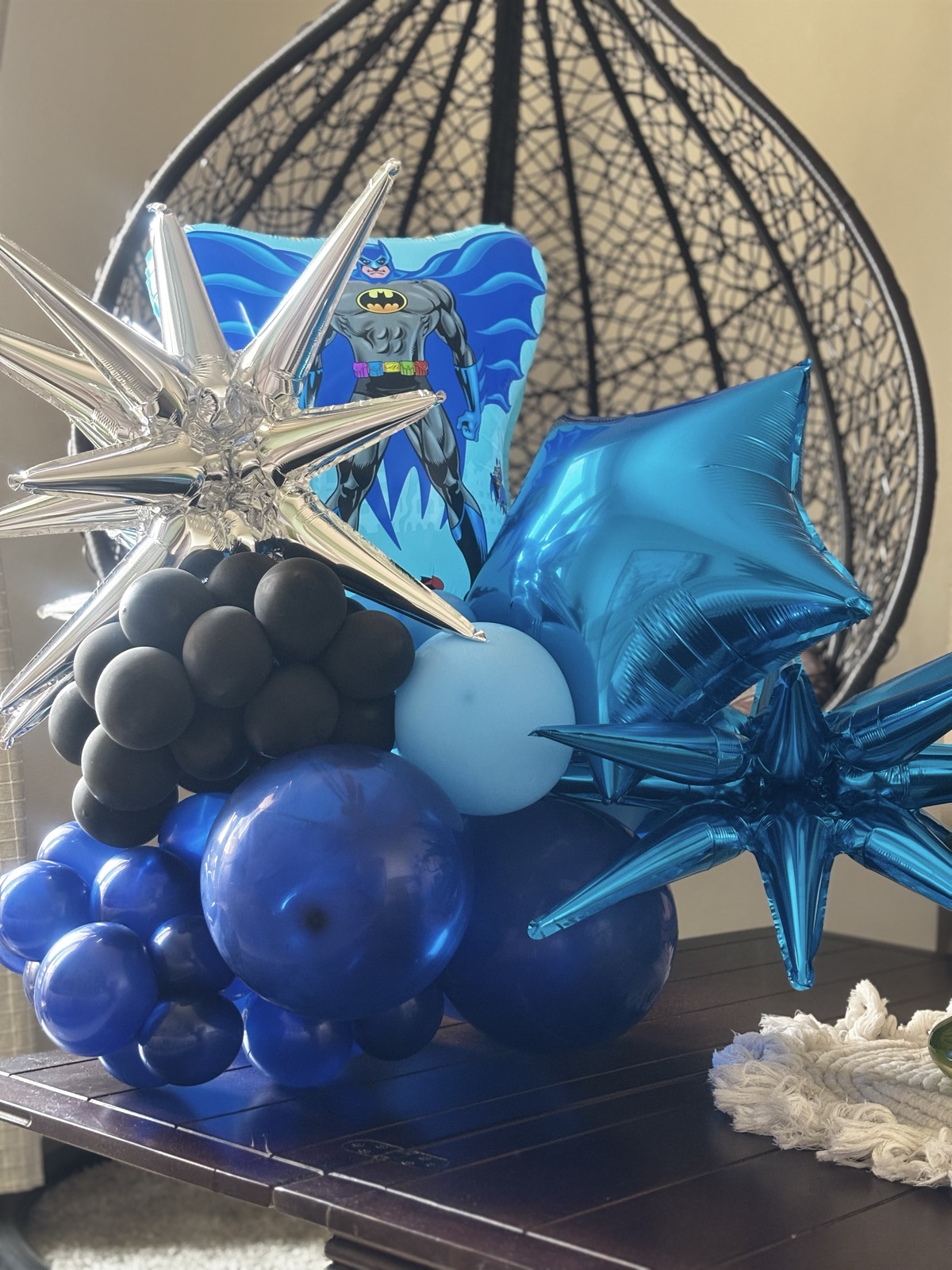 Batman superhero balloon bouquet